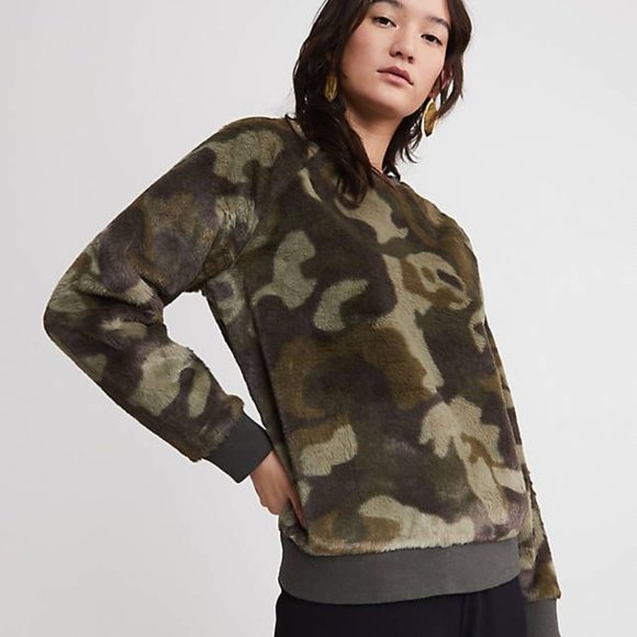 Like New! Lou & Grey Camo Sweater - Picture 2 of 5